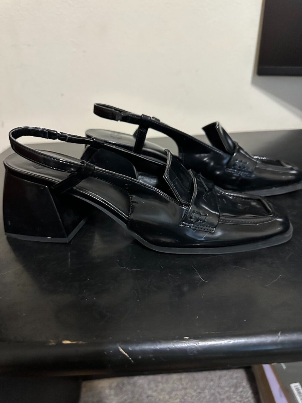 🖤GB Black Glossy Slingback Loafer Block Heels Size 9.5